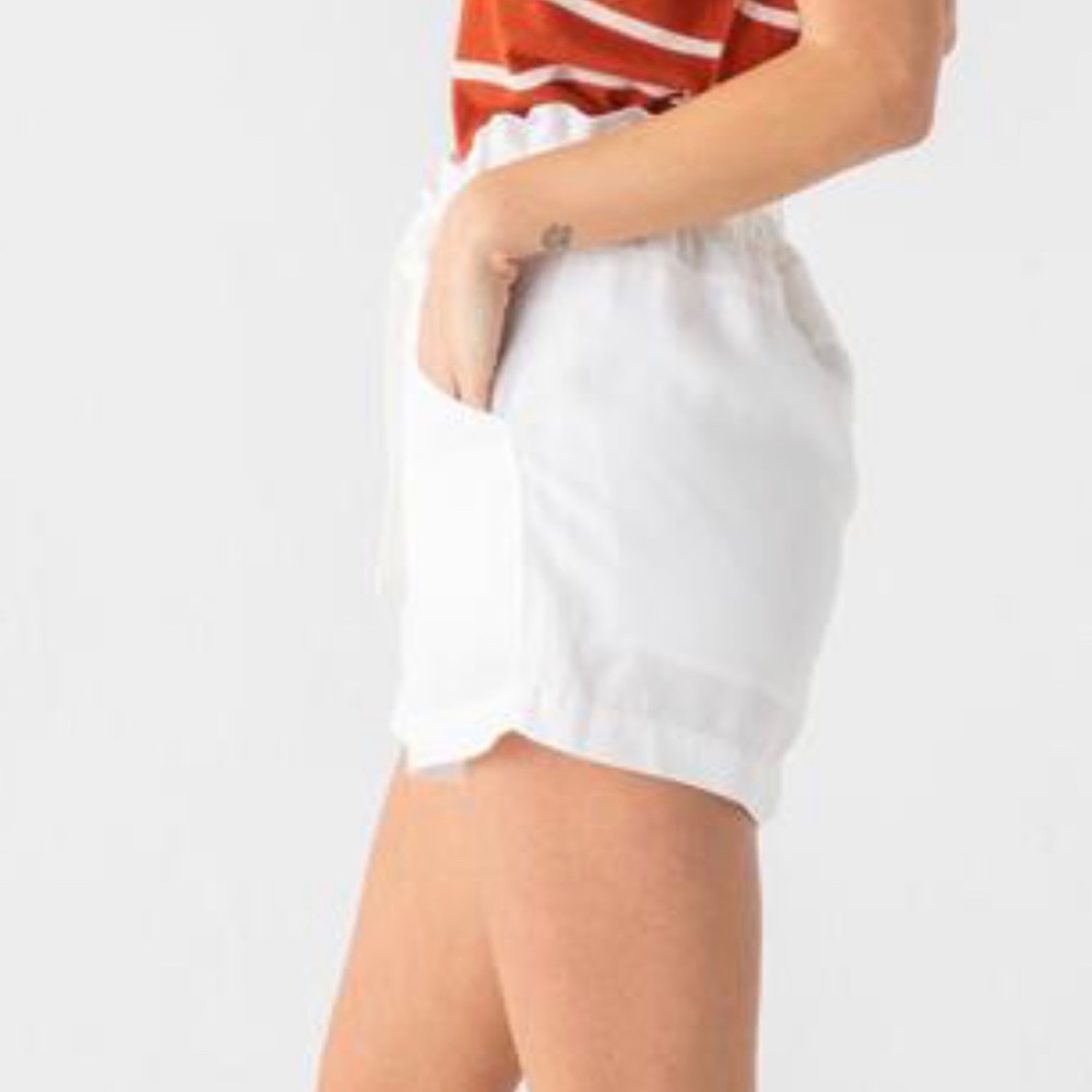 White tie front paper bag shorts - Picture 2 of 6